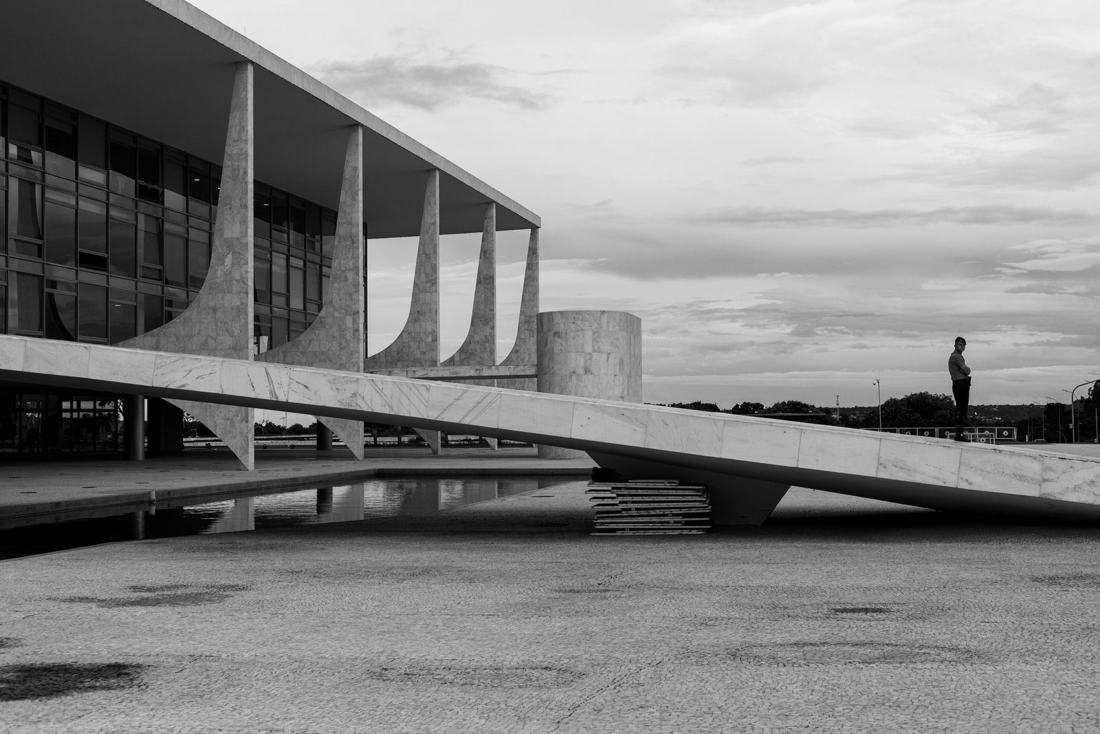 Palácio do Planalto, em Brasília, em preto e branco